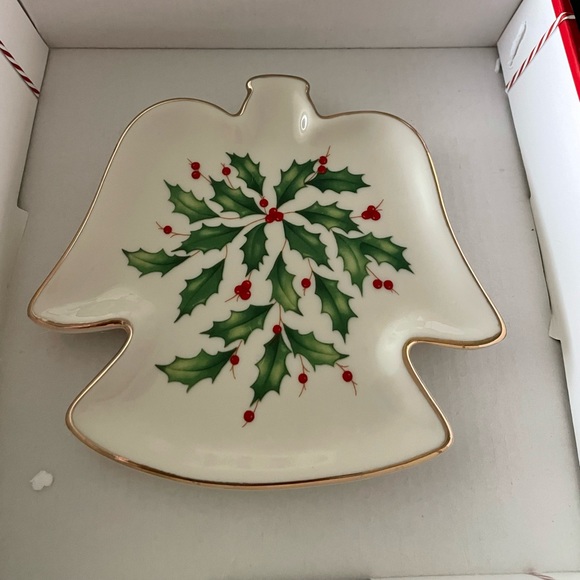 Lenox - Angel Party Plate Dish - HOSTING THE HOLIDAYS - Picture 1 of 6